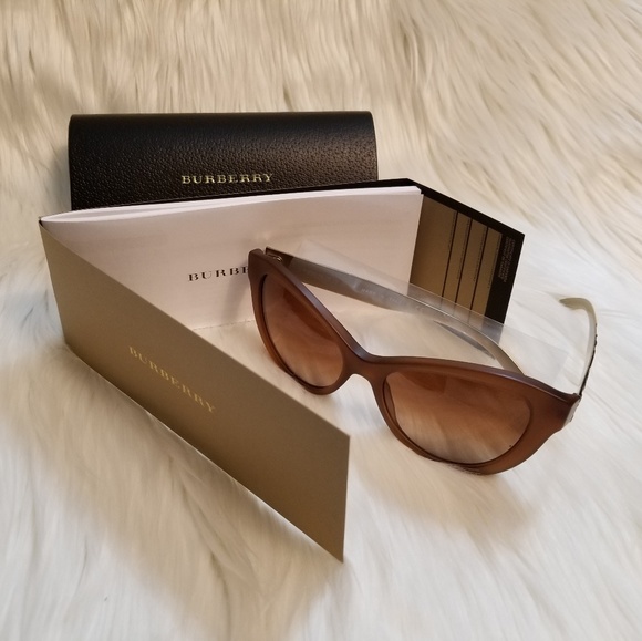 Burberry Sunglasses Cat eye - Picture 3 of 7